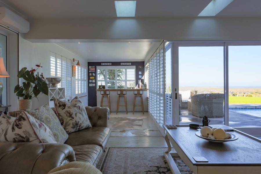 5 Bedroom Property for Sale in Crofters Valley Western Cape